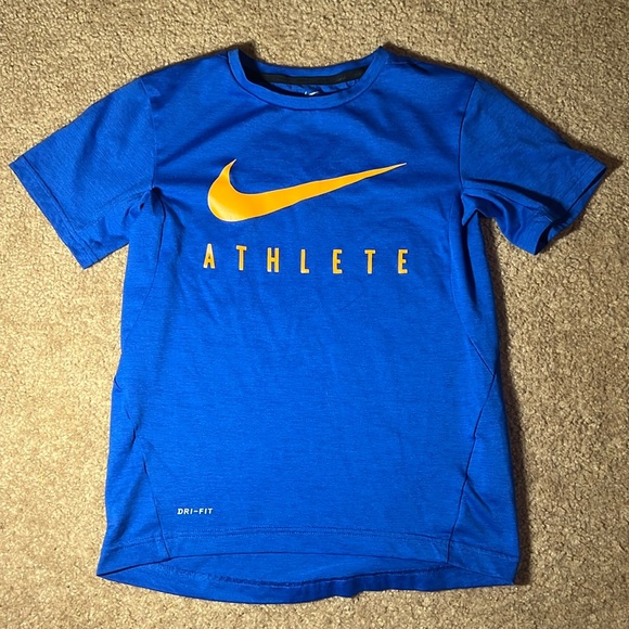 Youth Nike Tee Shirt - Picture 1 of 3